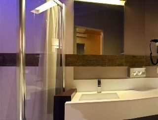 โรงแรมเมนตานา (Hotel Mentana)2