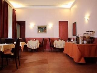 Everest Inn Rome3
