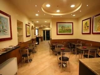 โรงแรม เดลล่า โวลต้า (Hotel Della Volta)2
