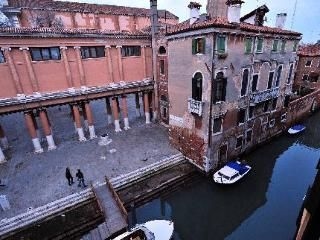 อัลล่า วินญา เวเนเซีย (Alla Vigna Venezia)0