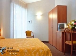 Hotel Engadina0