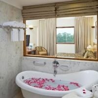 Clarks Amer Hotel3