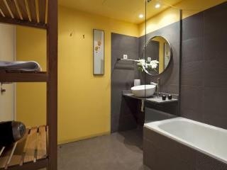 Inside Barcelona Apartments Sants1