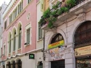 Hostal Gat Xino2