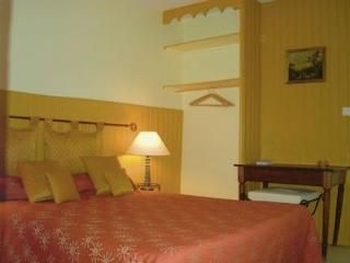 Hotel Des Arceaux1