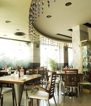 โรงแรมเมโทรพาเลซ (Hotel Metro Palace)1