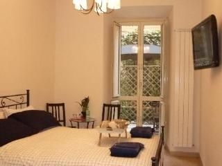 St. John Rome B&B   Colosseo4