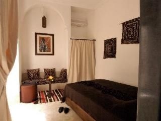 Riad Davia2