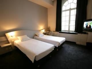 La Royale Hotel0