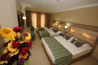 Insula Resort & Spa3