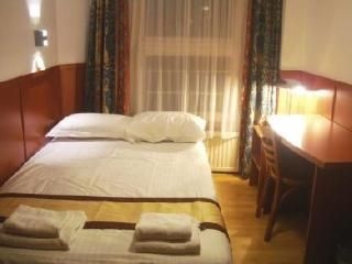 Continental Hotel3