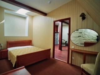 Briston Apartments4