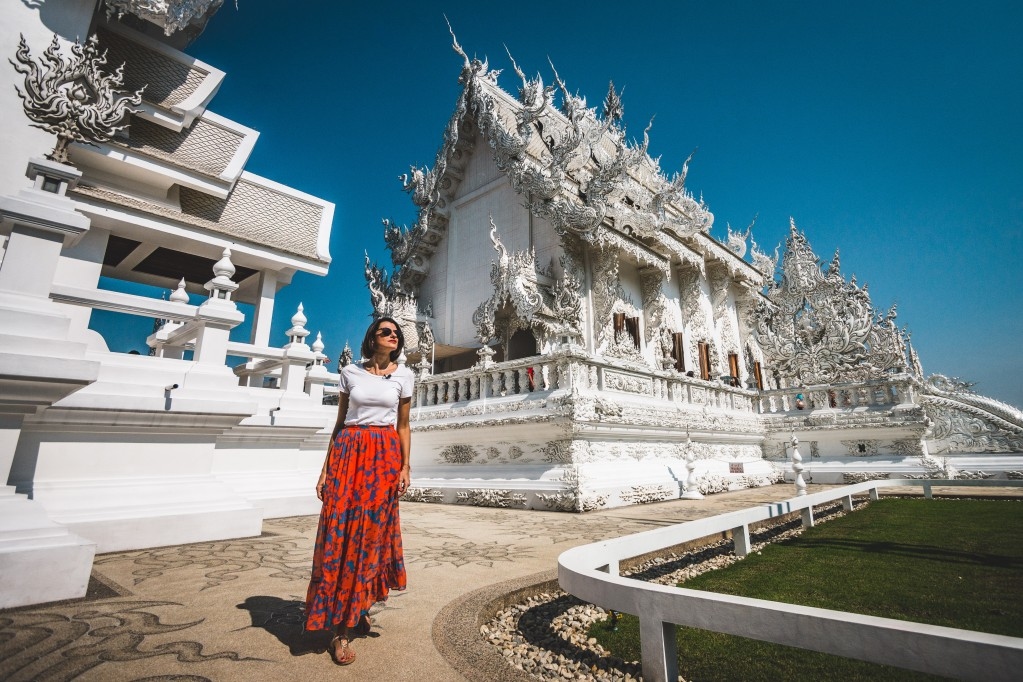 เช็คพ้อยแลนด์มาร์คเมืองเชียงราย วัดร่องขุ่น วัดร่องเสือเต้น และบ้านดำ