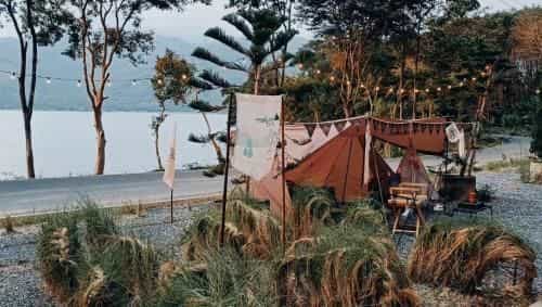 Lake Camp Resort