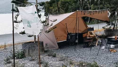 Lake Camp Resort