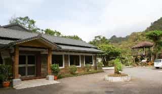 Lohas Gallery Long Stay Hostel