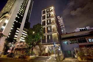 โรงแรมทะเวนตี้ 8B