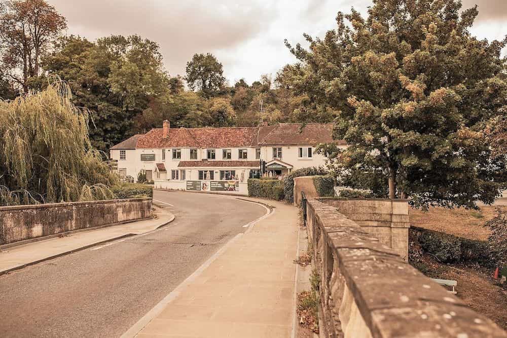 Shillingford bridge hotel Shillingford bridge hotel