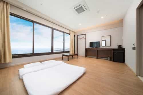 โรงแรมพาเลซ เชจู