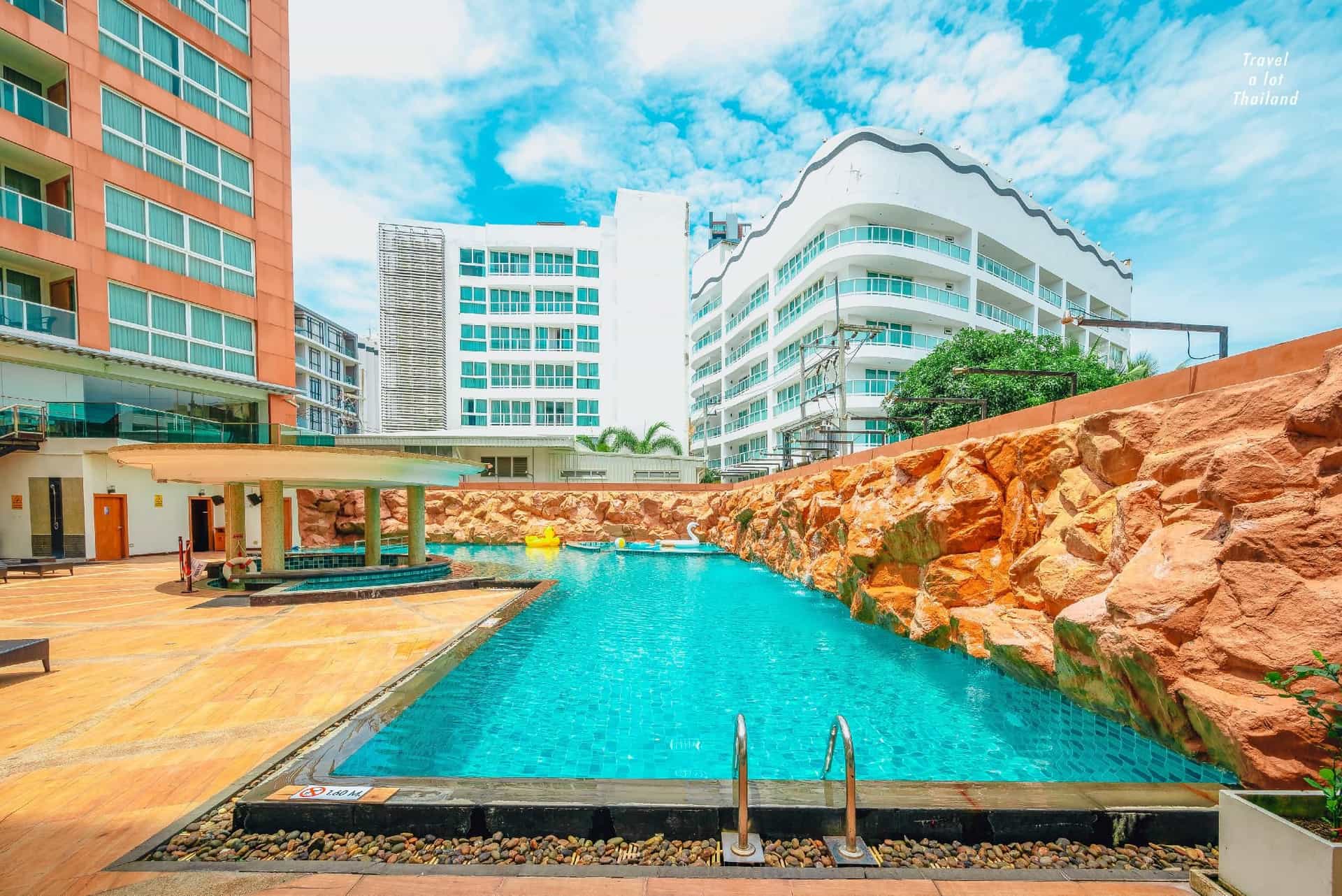 โรงแรมเซ็นทารา โนวา พัทยา โรงแรมเซ็นทารา โนวา พัทยา