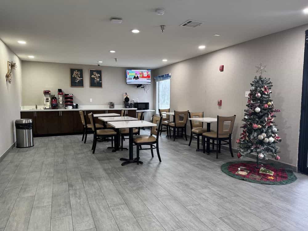 Howard Johnson Express Inn Iowa LA