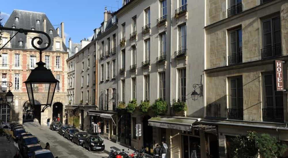 HOTEL DE LA PLACE DES VOSGES HOTEL DE LA PLACE DES VOSGES