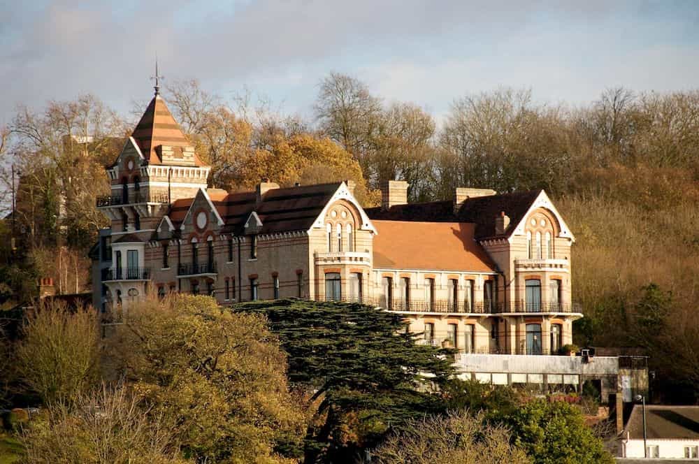 THE PETERSHAM HOTEL