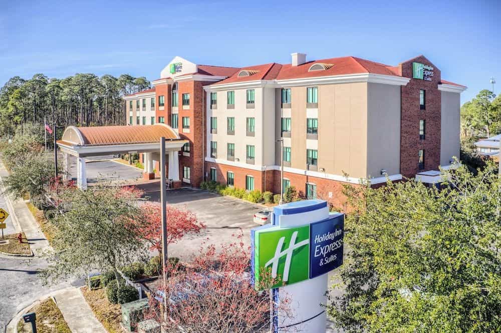 HOLIDAY INN EXPRESS & SUITES G