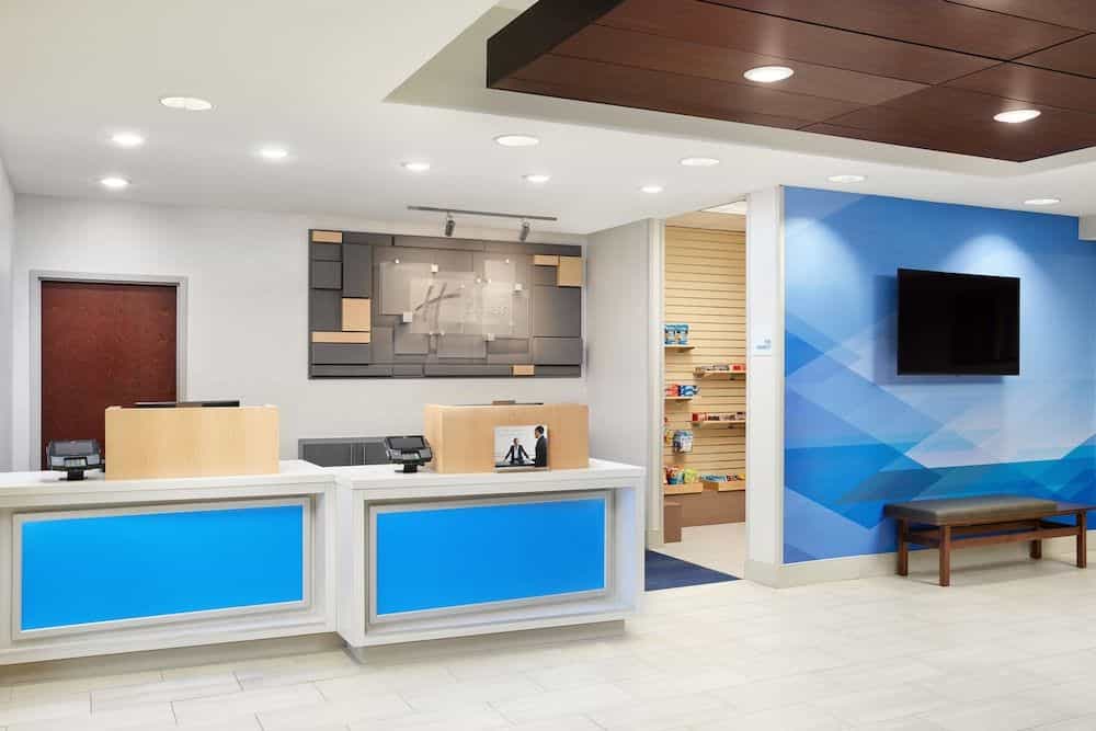 HOLIDAY INN EXPRESS & SUITES S