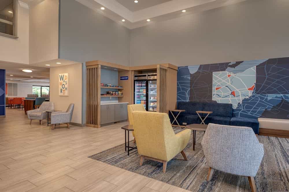 HOLIDAY INN EXPRESS & SUITES W