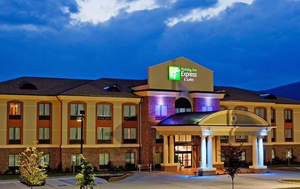 HOLIDAY INN EXPRESS & SUITES S