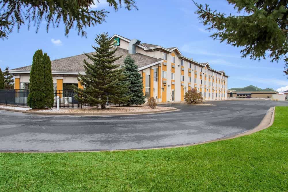 QUALITY INN & SUITES MENOMONIE