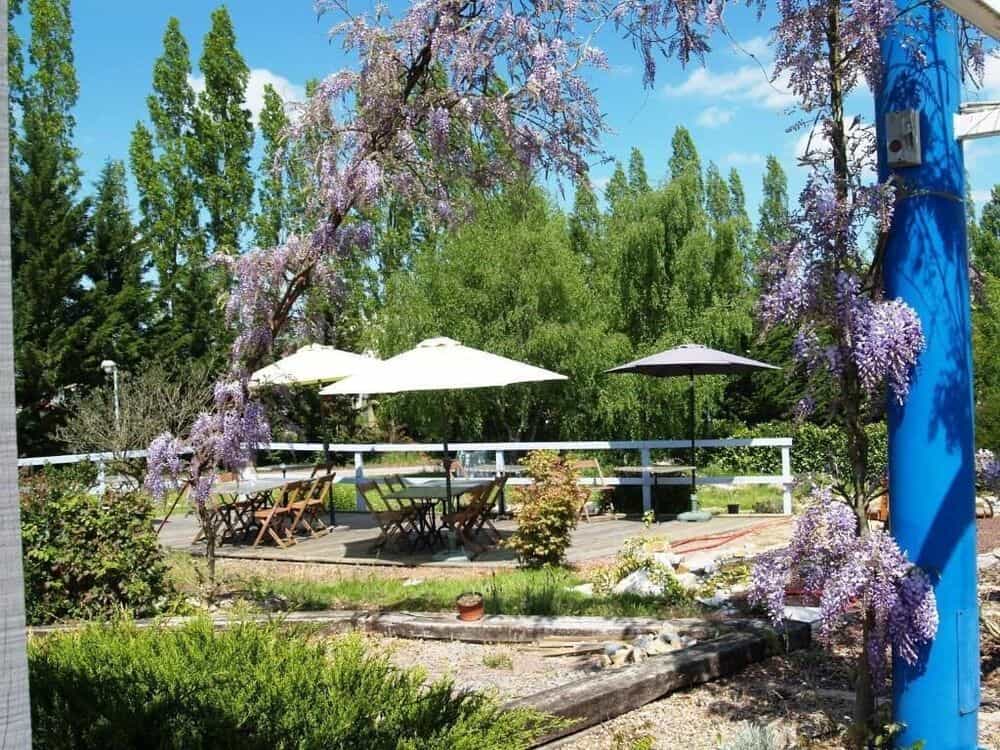 AU RELAIS DES LILAS