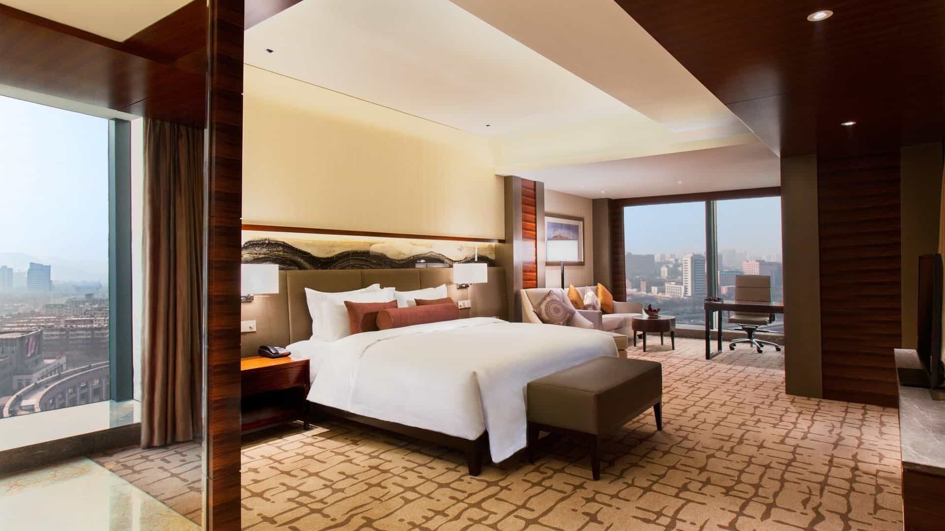 อินเตอร์คอนติเนนตัล จี้หนาน ซิตี้เซ็นเตอร์ - คราวน์ พลาซา จี้หนานซิตี้เซ็นเตอร์ เดิม