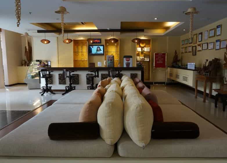 Maninarakorn Hotel