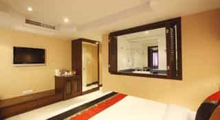 โรงแรมรายาบุรี ป่าตอง