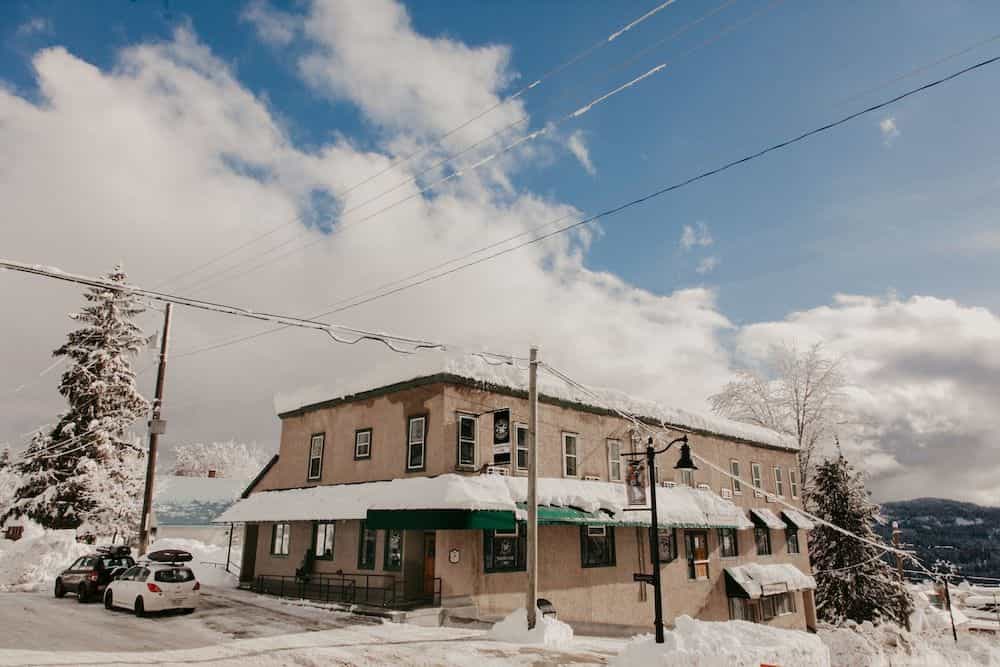 The Flying Steamshovel Inn