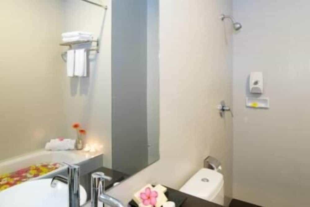 iShine Hotel