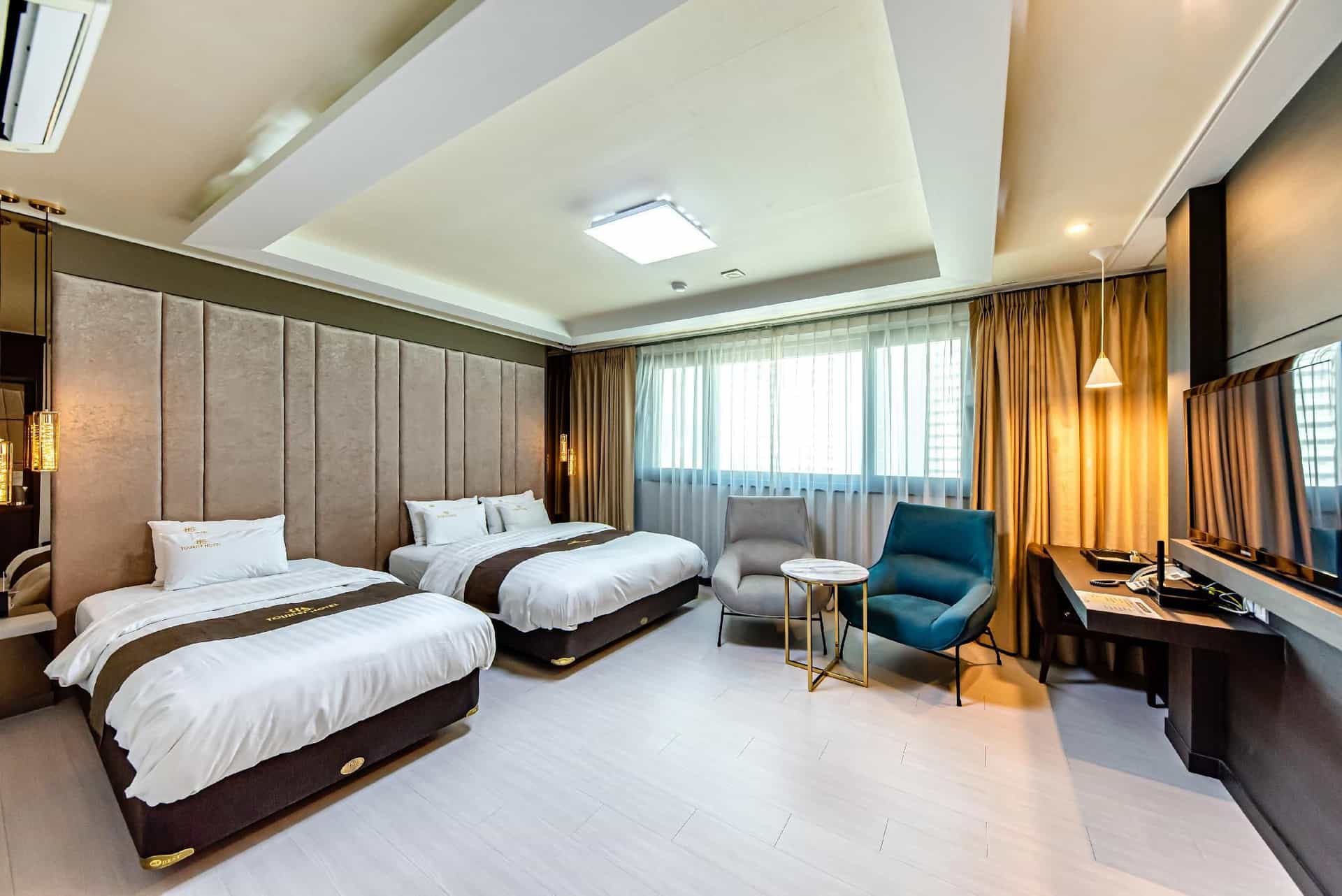 โรงแรมเอชเอส ทัวริสต์