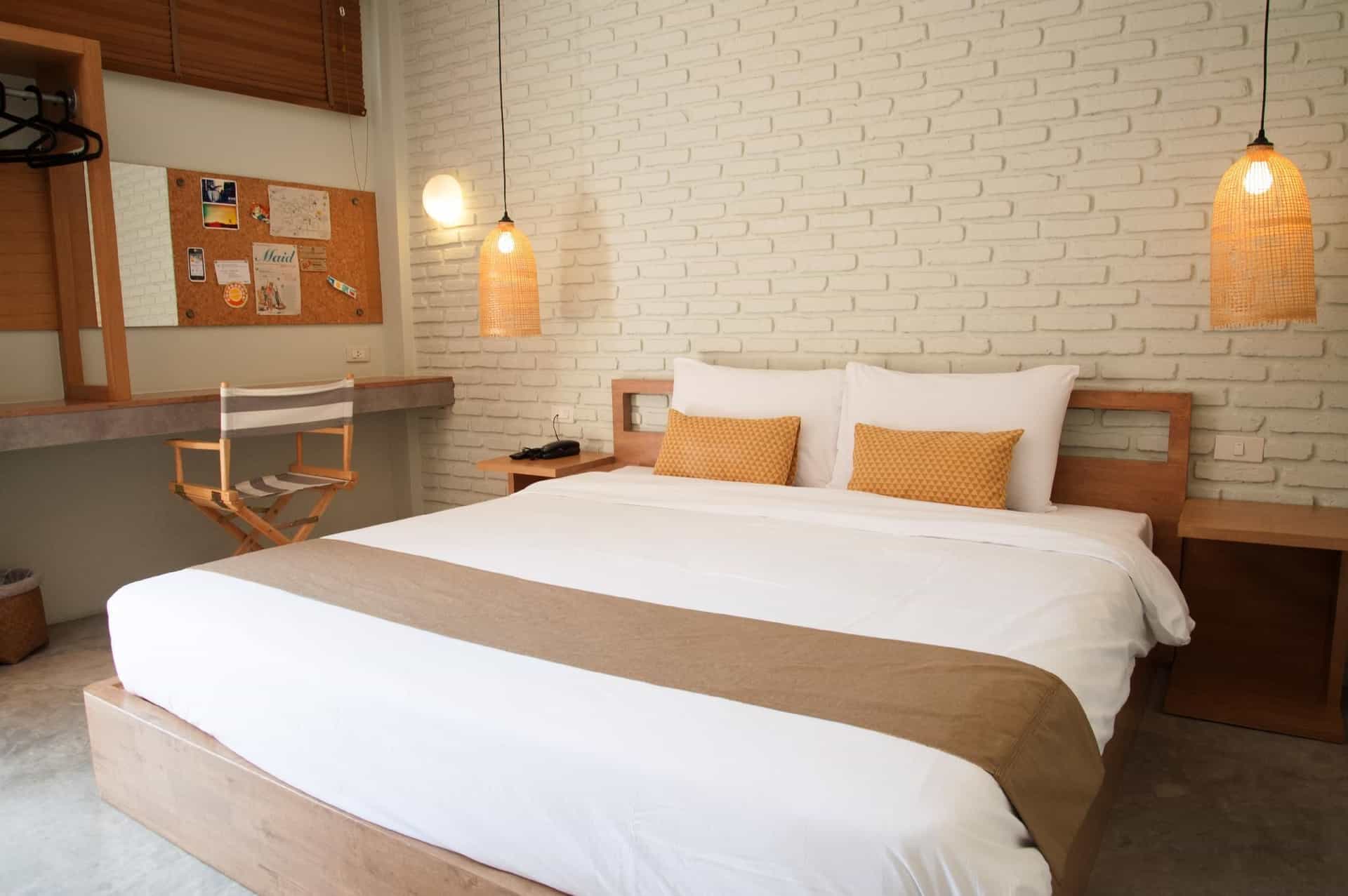 Yellow Moon Hotel