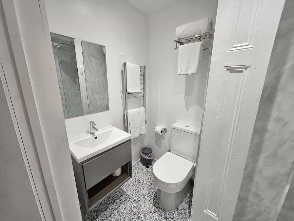 Brighton Marina House Hotel - B&B