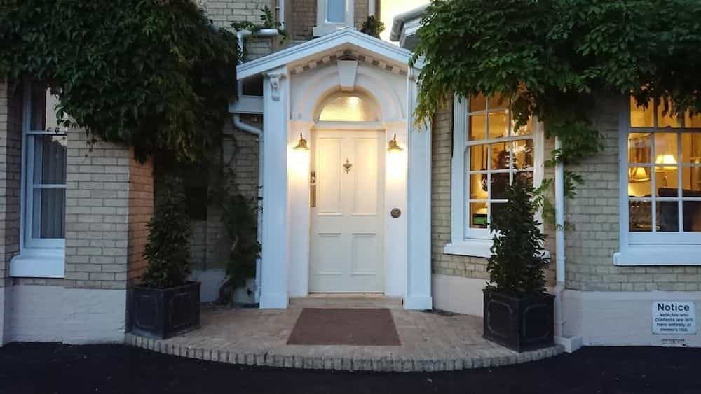 Bentley Tower Hotel
