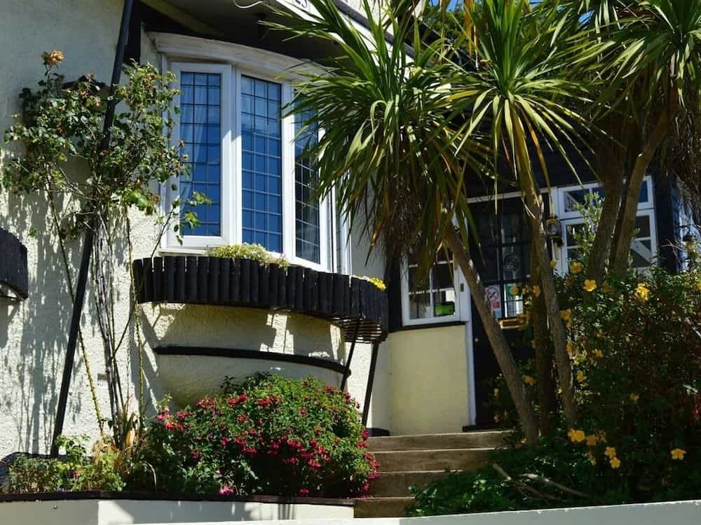 Burleigh House - Guest house Burleigh House - Guest house