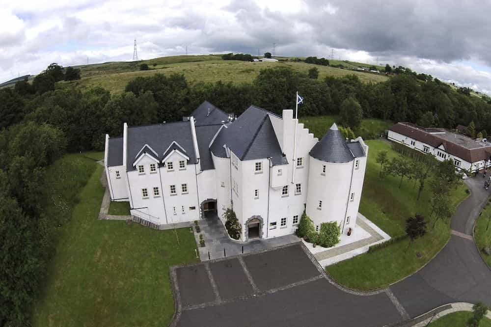 Glenskirlie House and Castle