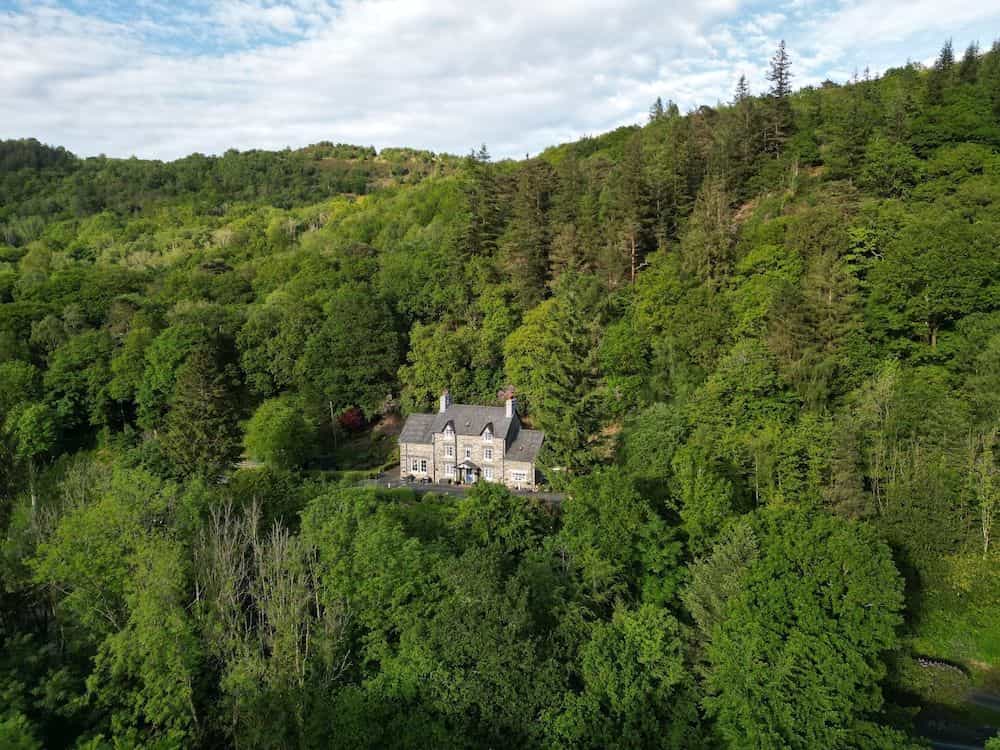 Glyntwrog House