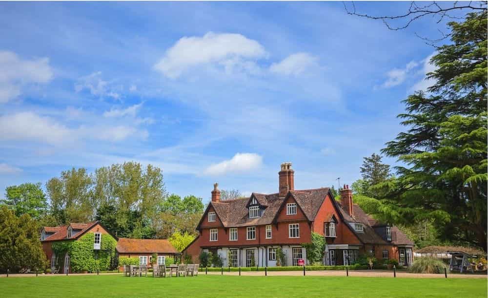 Ravenwood Hall Hotel