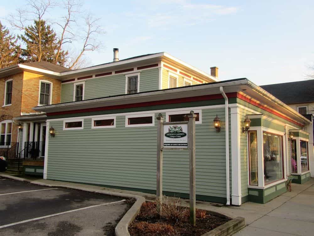 Hidden Garden Cottages Bed & Breakfast