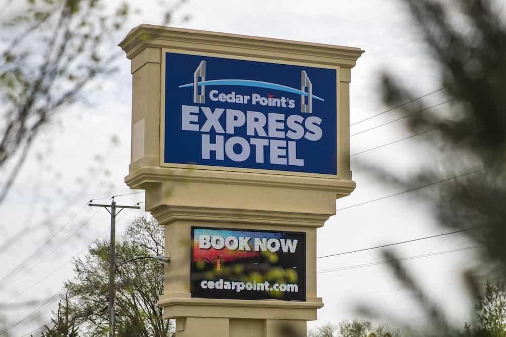 Cedar Points Breakers Express