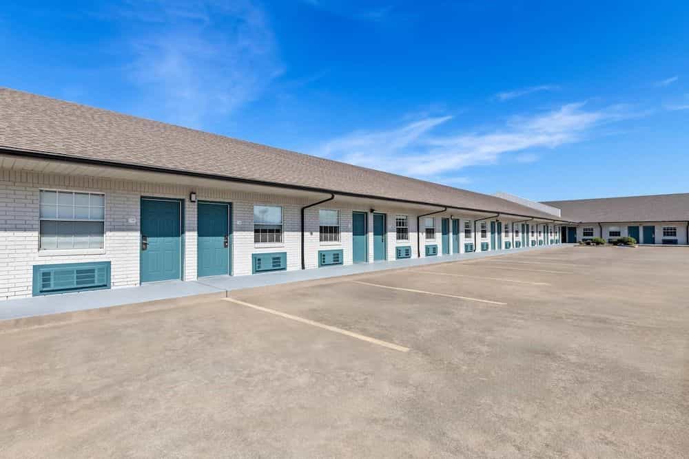 Regency Inn & Suites