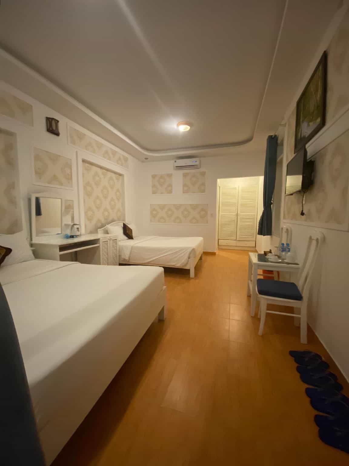 Little Paris Resort Little Paris Resort